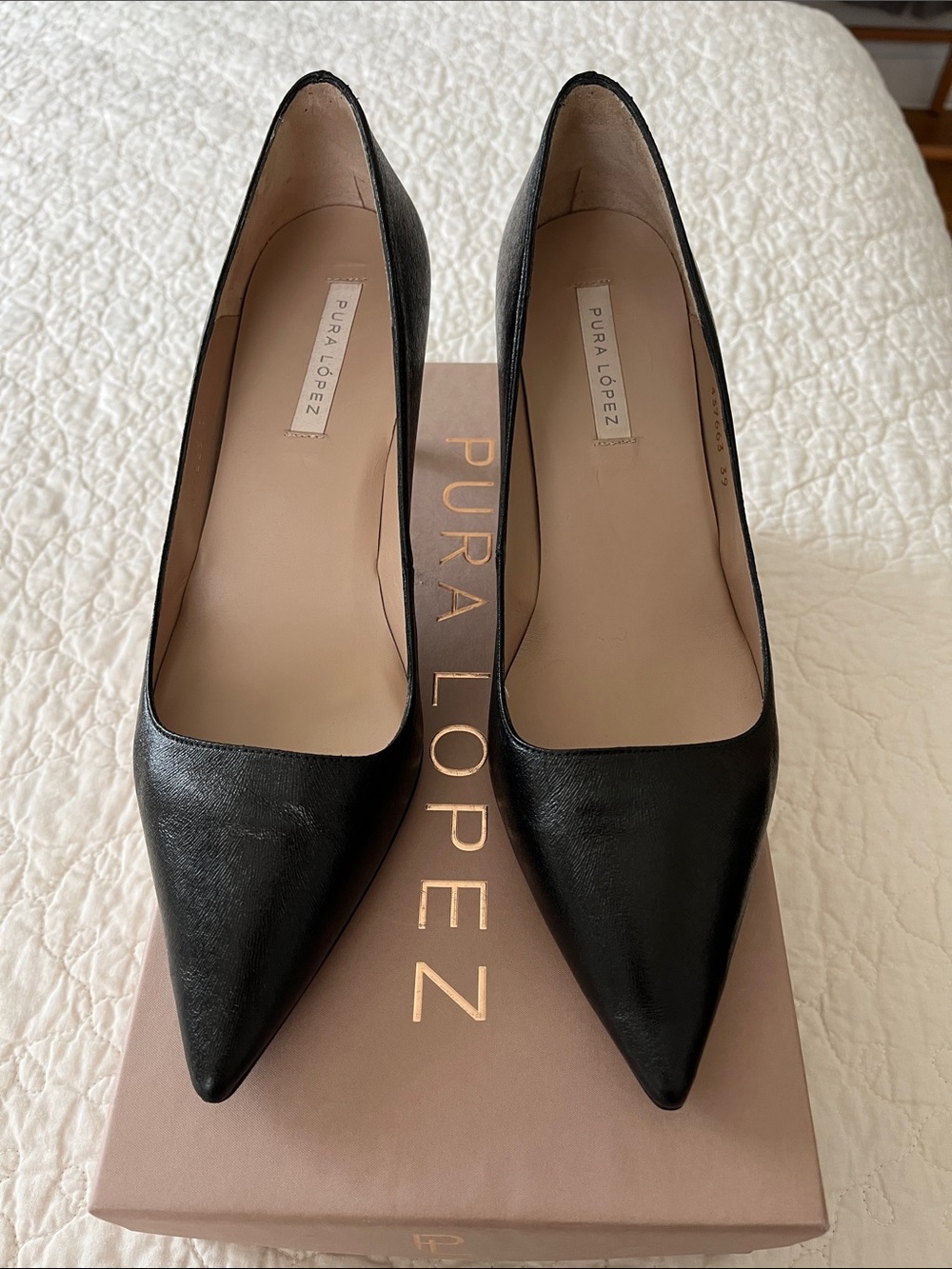 Pura López Black Pointed-Toe Leather Pumps Size 39 Made in Spain